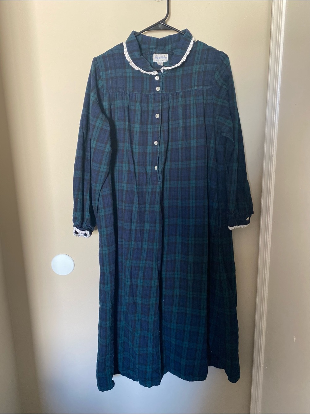 Lanz of Salzburg Black Watch Plaid Flannel Nightgown Lace Trim Maxi M